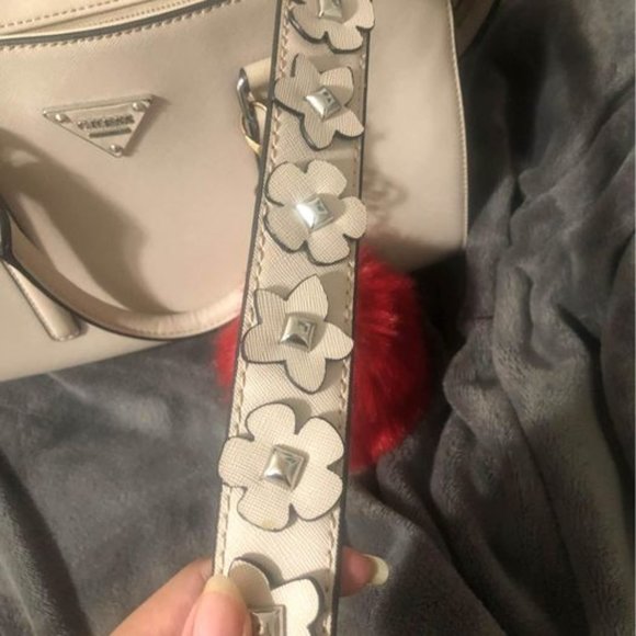 Guess bag - Picture 3 of 4